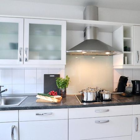 Sabe Apartment: Balcony + Free Parking + Netflix วุปปาทัล ภายนอก รูปภาพ
