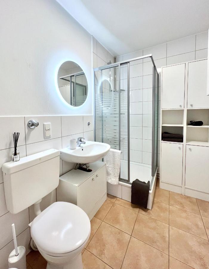 Sabe Apartment: Balcony + Free Parking + Netflix วุปปาทัล ภายนอก รูปภาพ