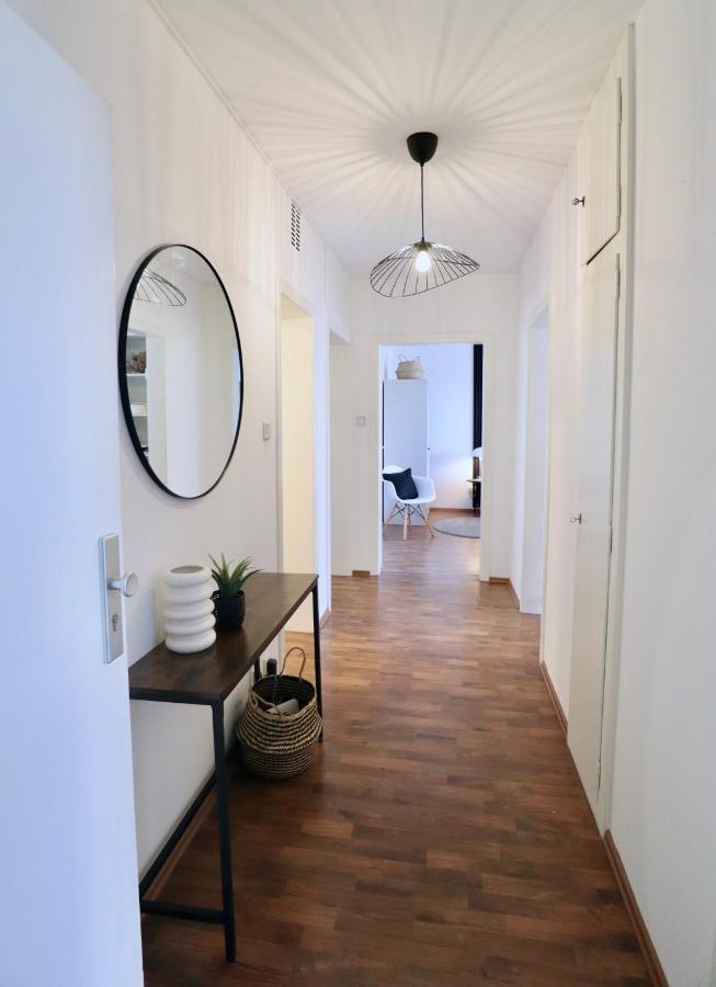 Sabe Apartment: Balcony + Free Parking + Netflix วุปปาทัล ภายนอก รูปภาพ