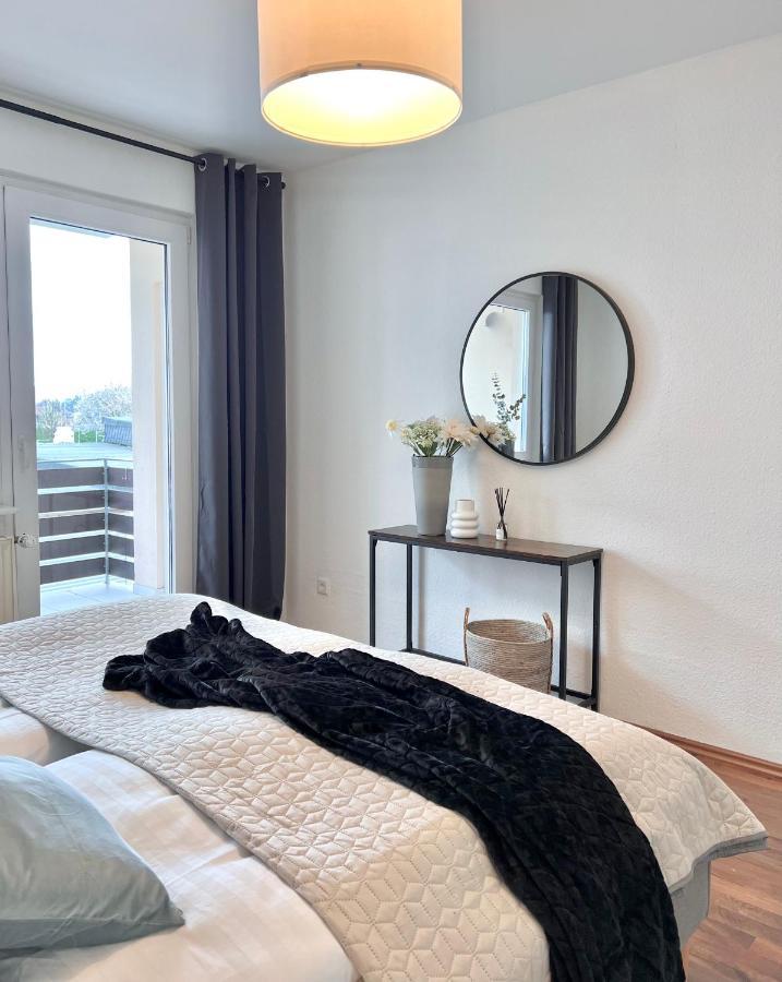 Sabe Apartment: Balcony + Free Parking + Netflix วุปปาทัล ภายนอก รูปภาพ
